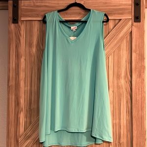 2x Sleeveless V-neck LulaRoe Kristina